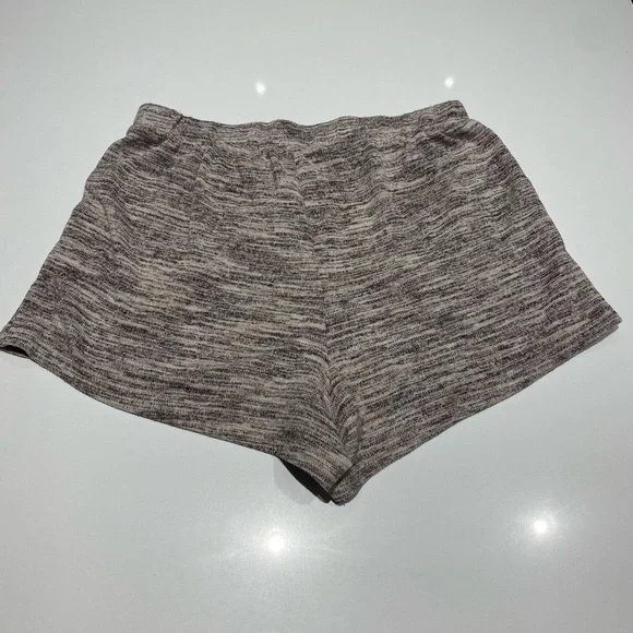 Shorts - Picture 2 of 3